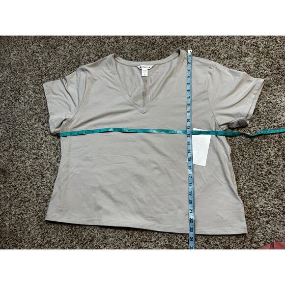 NWT - ATHLETA ESSENTIAL V-Neck Tee Shirt, size Women's XL, NEW!, Taupe/Tan - Picture 6 of 8